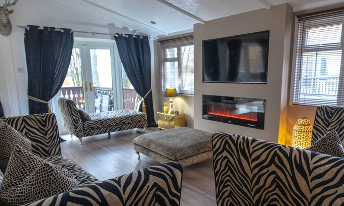 Swarland Cottage | BOUTIQUE LODGE, pet friendly, character holiday cottage in Swarland