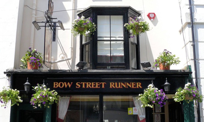 Hove House | Bow Street Runner