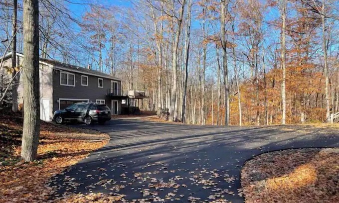 Boyne City House | Boyne Mountain/Deer Lake-ski ,golf, fall colors and SkyBridge!