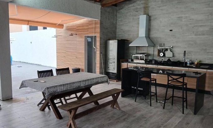 Jardim Virginia House | Guarujá beach house 500m from the beach