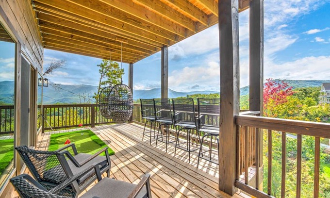 Chalet Village North Cabin | BRADN NEW Luxury Cabin! The ELM/PanoramicMountainView/Modern/LARGE DECKs