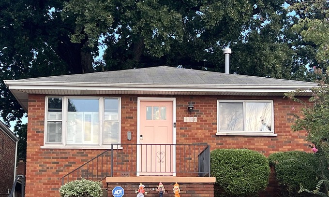 St. Louis House | *Brand New* 10 minutes to downtown. Sleeps 7.