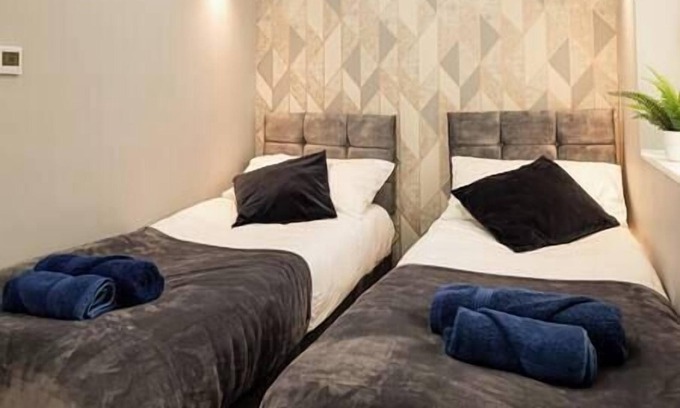 Rugby House | Brand New 2 Bed House with Free WIFI!