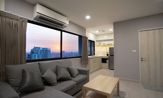 Sanam Pao Apartment | Brand new 70 SQM room -Only one step from BTS Ari