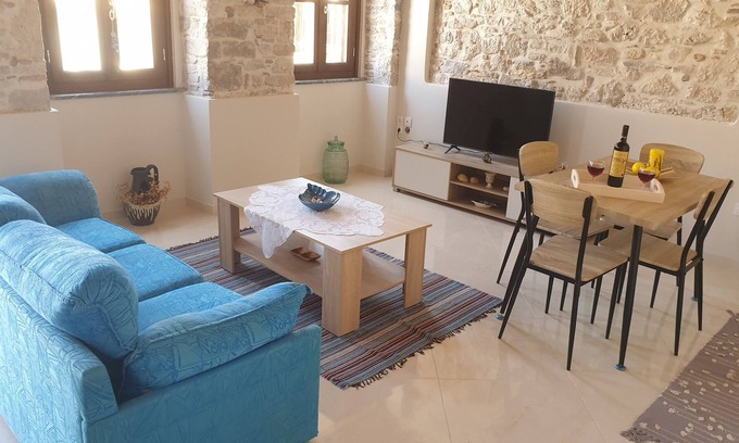Pythagorion Apartment | Brand new apartment on the main street of Pythagorion