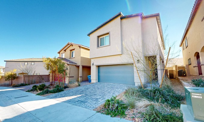 Centennial Hills House | Brand-new comfortable home with smart TVs, full kitchen, patio - great location