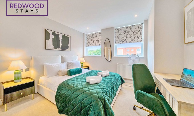 Rushmoor District Apartment | Brand New | FREE Parking | Book 4 Discounted Rates