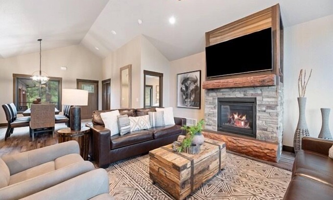 Lead House | Brand new, heart of the Black Hills, game room, hot tub