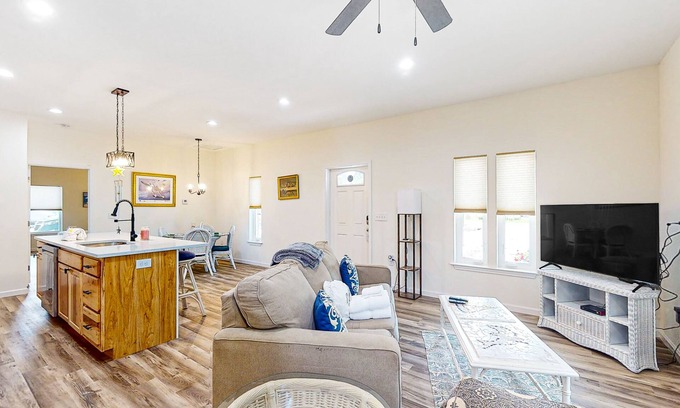 Port St. Joe House | Brand-new home with hangar, central AC, & full kitchen - dog-friendly
