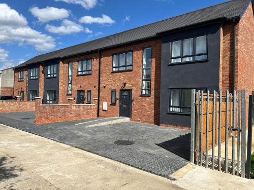 Waltham Cross House | Brand New, Immaculate 3 Bed 3 Shower room House