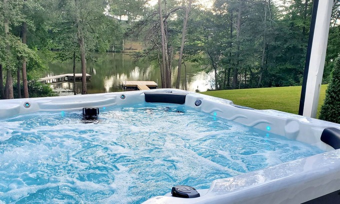 Greer House | BRAND NEW Lake House, Relaxing Retreat, 15 Min from GSP