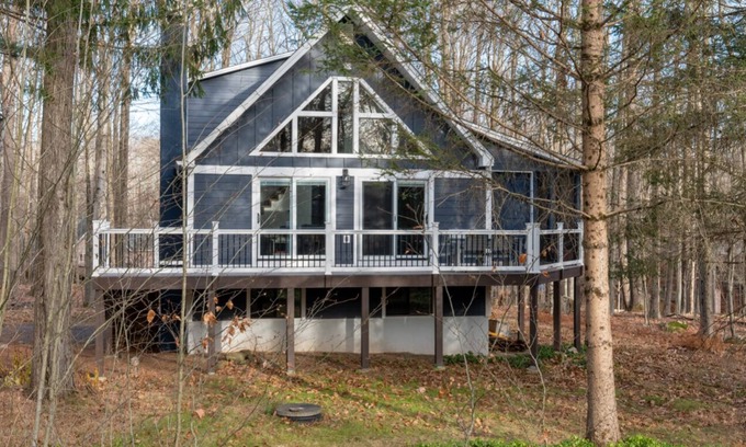 Locust Lake Village Cabin | Brand new Lakehouse short walk to lake