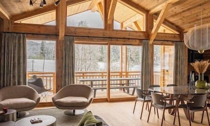 Les Gets Ski Chalet | Brand New Luxury Chalet - Ski in/out - 6 bedrooms - close to the village