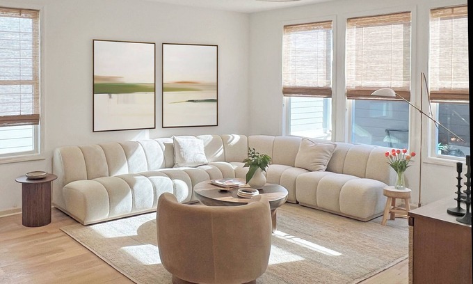 Oxford House | Brand New Luxury Townhome 2 Miles from The Square!
