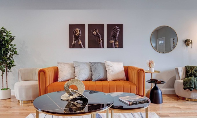 The Hill Apartment | Brand New Modern Apartment! Near Yale, AC + Parking.