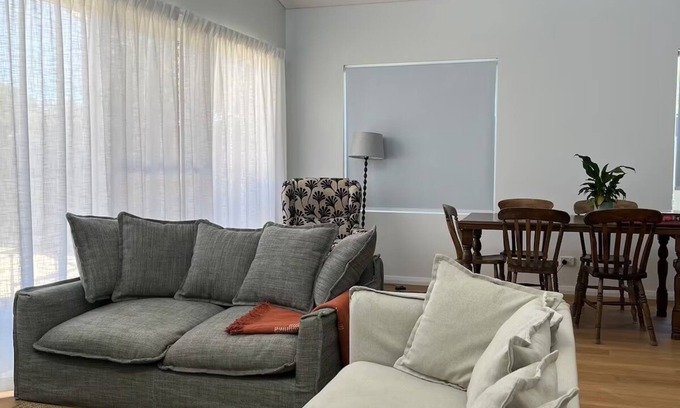 Augusta House | Brand new modern house minutes walk to the Blackwood River.