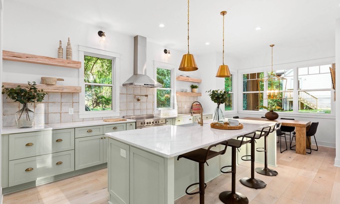 Shelby Hills House | Brand new modern stylish home 5mins to downtown