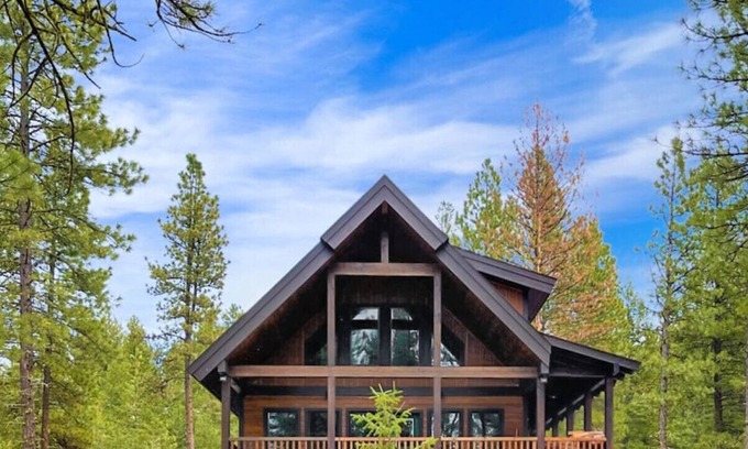 Donnelly Cabin | Brand New! Quintessential Cabin On East Mountain