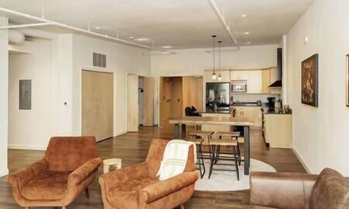 Burlington Apartment | Brand New SPACIOUS 2 BR Downtown Burlington! Unit 302N