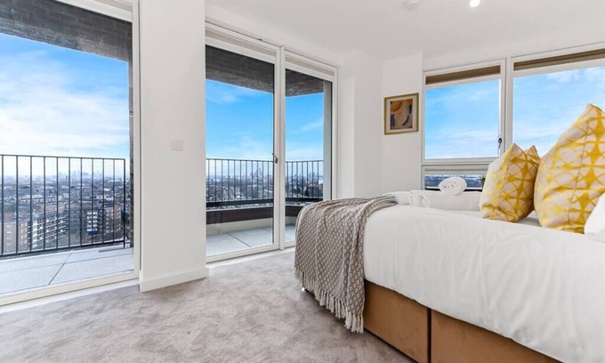 Springfield Condo | Brand New Splendour- Perfect Location-Great Views!