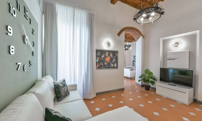 San Lorenzo Apartment | Brand New Stylish and Spacious 3 BR 3 BTH Apt w/made in Italy Furniture