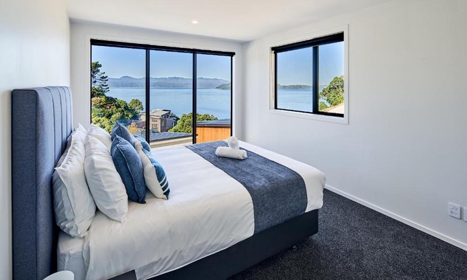 Wellington House | Brand New Townhouse with Ocean Views