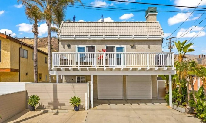Ventura House | Breakers by the Beach - 1 minute walk to beach
