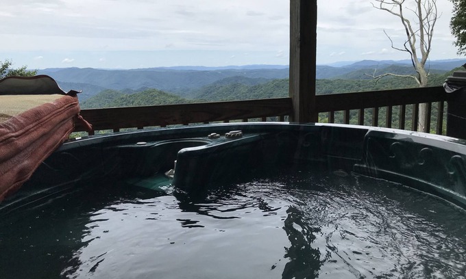 Roan Mountain Cabin | Breath Taking View of the Highlands of the Roan with Hot Tub and Pool Table