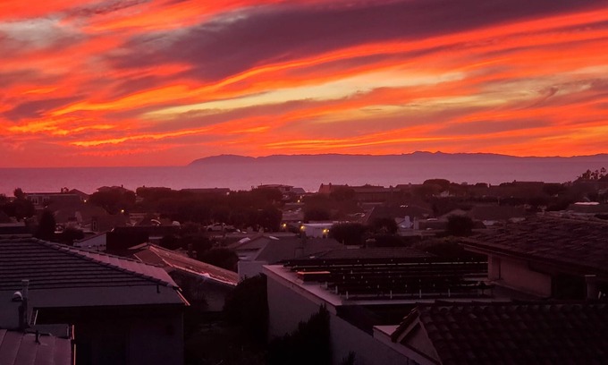 Dana Point House | BREATHTAKING OCEAN AND SUNSET VIEWS - SINGLE FAMILY HOME - QUIET BEACH RETREAT