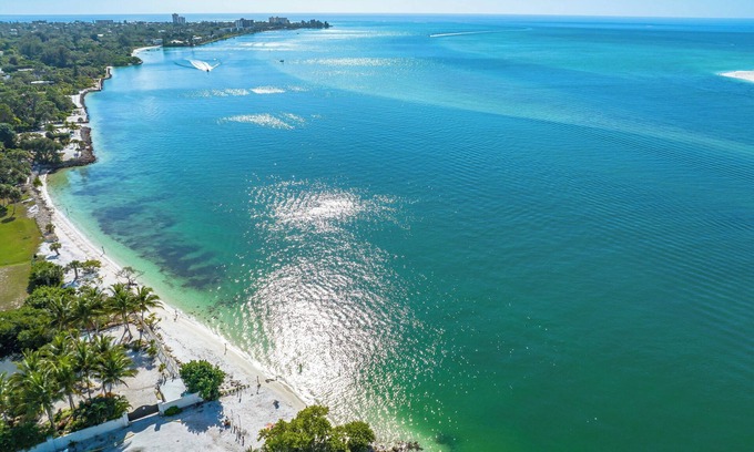 Bay Isle House | Breathtaking Pet Friendly 4Bed Home w Private Pool!