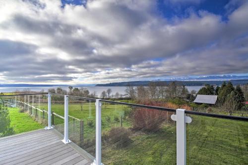 Port Ludlow House | Breathtaking Port Ludlow Home with Deck and Yard