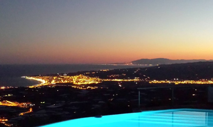 Sayalonga Villa | Breathtaking views of Torre del Mar bay and impressive mountain vistas