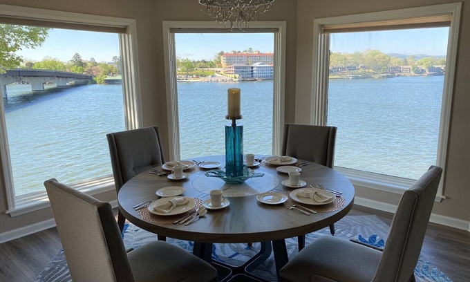Lake Hamilton Condo | Breathtaking views of Lake Hamilton - 2 Bedroom 2 Bathroom Gated Lakefront Condo