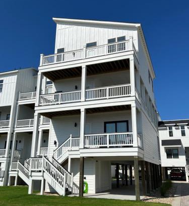 Kill Devil Hills House | Breeze On Inn