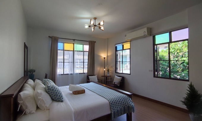 Chiang Mai House | Breeze Through · Peaceful 2 Store 2BR Wooden House in The Charming Wat Kaet