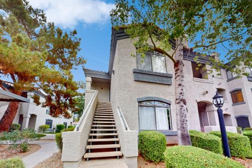 North Scottsdale Apartment | Breezy Desert Retreat