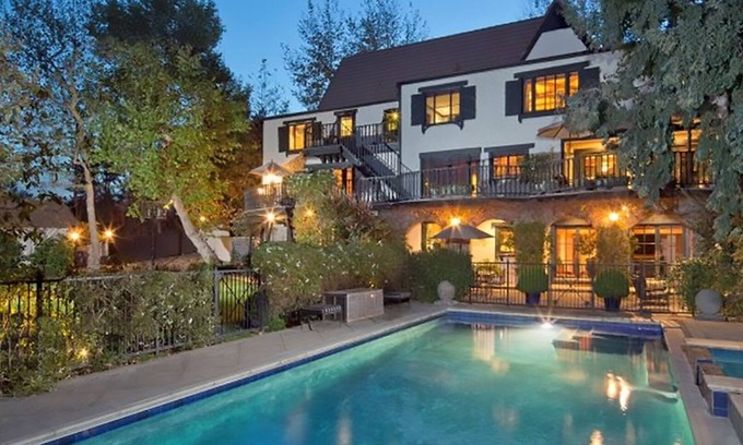 Brentwood House | Brentwood Chateau Ocean & City Views Very Private , Heated Pool & Spa