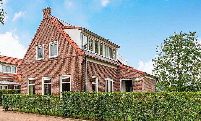 Breskens House | Breskens Haven: Relax, Explore & Dine
