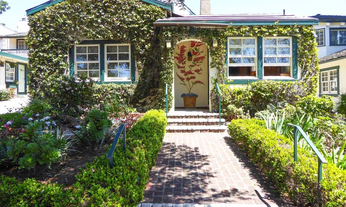 Northwest Carmel House | Briarwood Inn