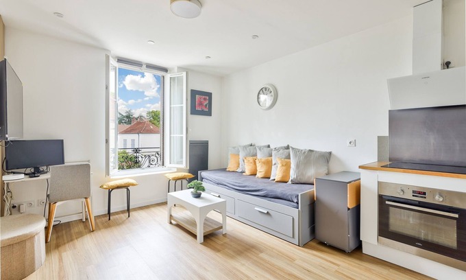 Tournan-en-Brie Apartment | Brie Lodge - Centre de Tournan