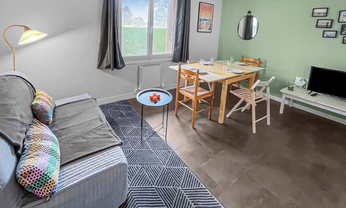 Merville-Franceville-Plage Apartment | Bright apartment - near the beach