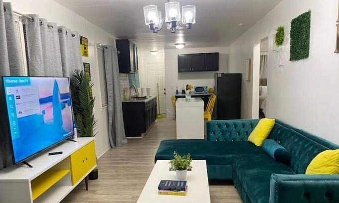 Detroit House | Bright 3 BDR HOME/King size beds