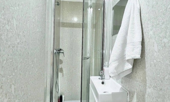 Kings Cross St. Pancras Apartment | Bright 3-Bedroom Flat in King's Cross – Conveniently Located Near Major.