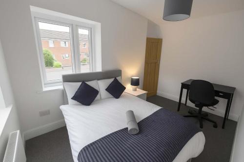 Cribbs Causeway House | Bright 3-Bedroom Home Near Cribbs Causeway, Bristo