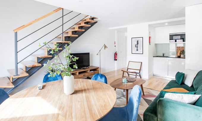 Centro / Baixa Apartment | Bright 3BR Flat w/AC in City Center by LovelyStay