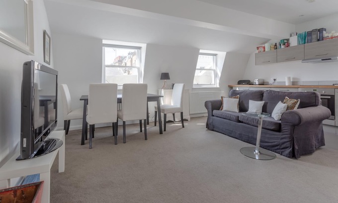 Pimlico Apartment | Bright & Airy 1 Bedroom Apartment in Central London