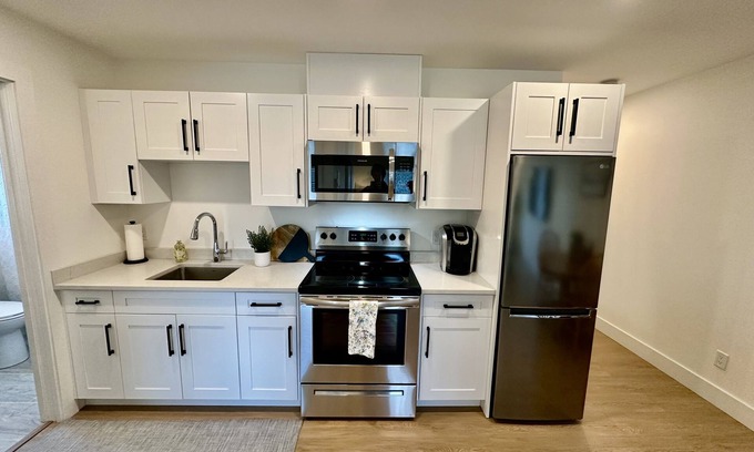 Cowichan Bay Apartment | Bright and spacious Cowichan Bay suite