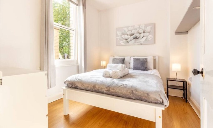 Malvern Condo | Bright and Spacious 2 Bedroom - Malvern Apartment