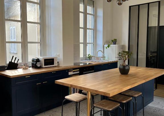 Bayeux Apartment | Bright Apt 70m2 in Bayeux historic center w Pkg