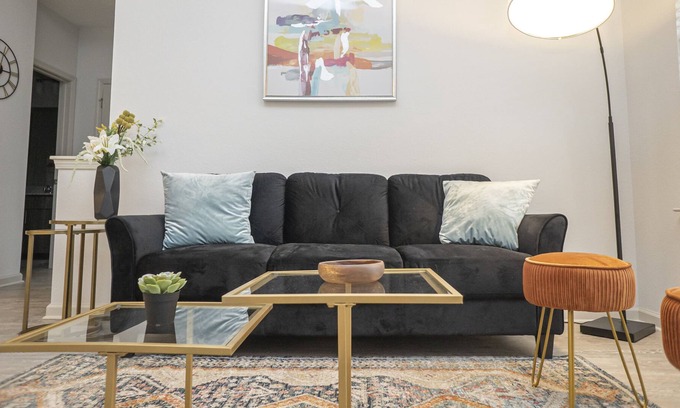 Fort Mill Apartment | ★Bright & Beautiful 2br | Near CLT| WiFi + Parking★